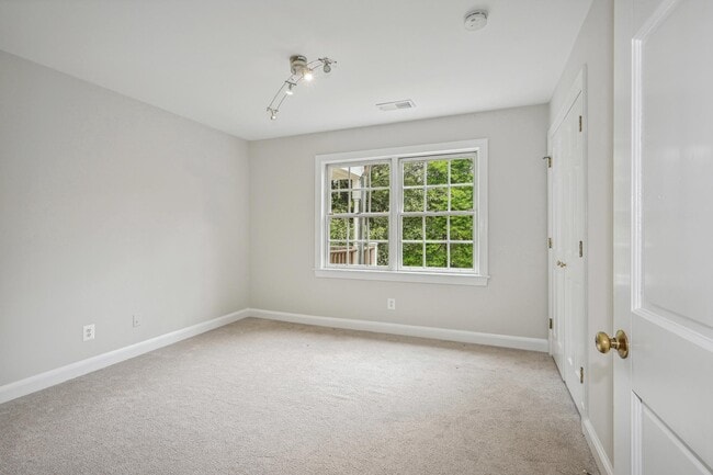 Building Photo - 3525 Williamsburg Ln NW