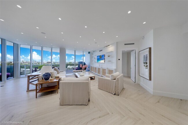 Building Photo - 10225 Collins Ave