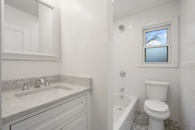 Building Photo - 319 Wagner Ave