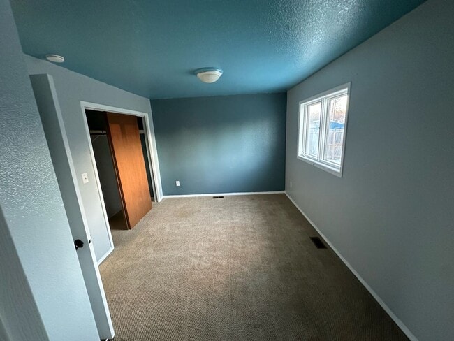 Building Photo - 2 Bedroom, 1 Bathroom Ranch-Style Single Home