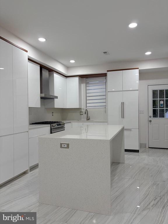 Building Photo - 726 Roxboro Pl NW