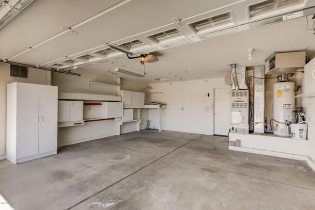 Building Photo - 4 Bed, 2 Bath in CHESHIRE!! Amazing Peak V...