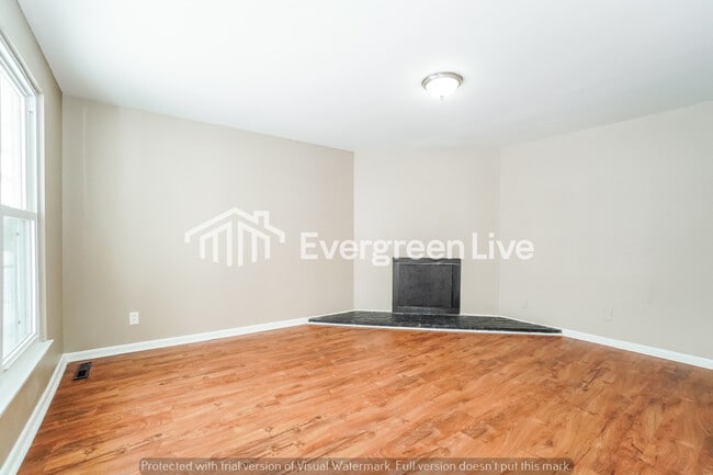 Building Photo - 212 E Alcott Rd