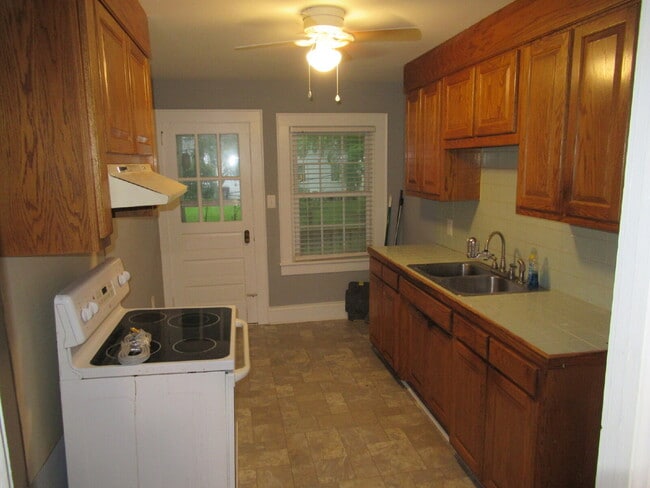 Building Photo - Downtown Lincolnton Duplex!