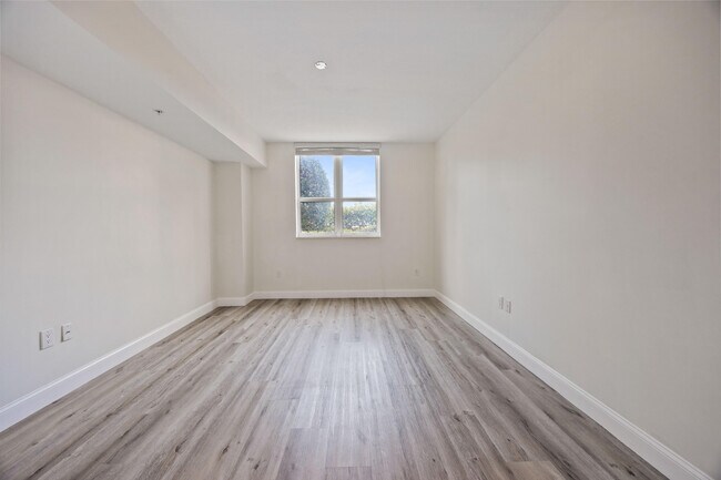 Building Photo - 350 N Federal Hwy