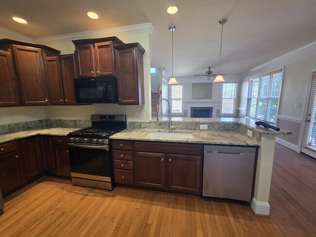 Building Photo - Spacious 4-Bedroom Home for Rent in Kings Grant Fayetteville – 15 Minutes from Fort Bragg