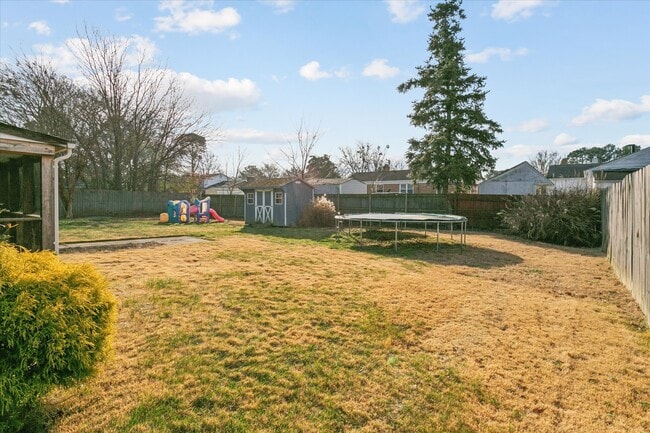 Building Photo - 18 S Greenfield Ave