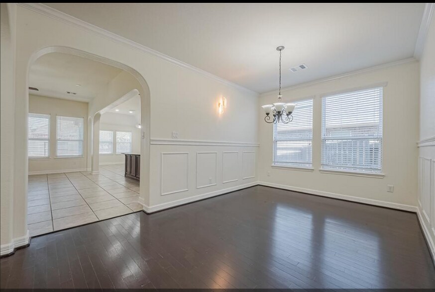 Building Photo - 2011 Fern River Ct