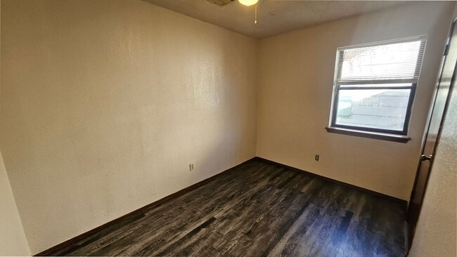 Building Photo - Two Story, Three Bedroom