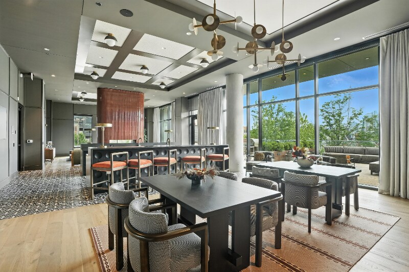 Building Photo - 1104 W Carroll Ave