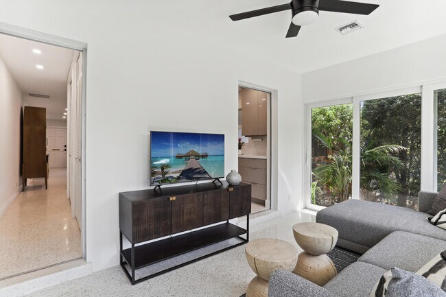 Building Photo - 1004 Langer Way