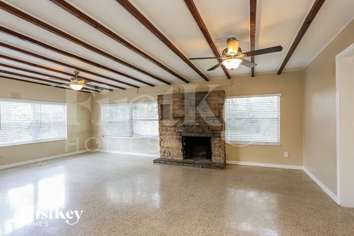 Building Photo - 5425 13th Ave N