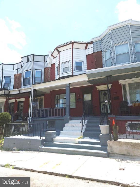 Building Photo - 5438 Addison St
