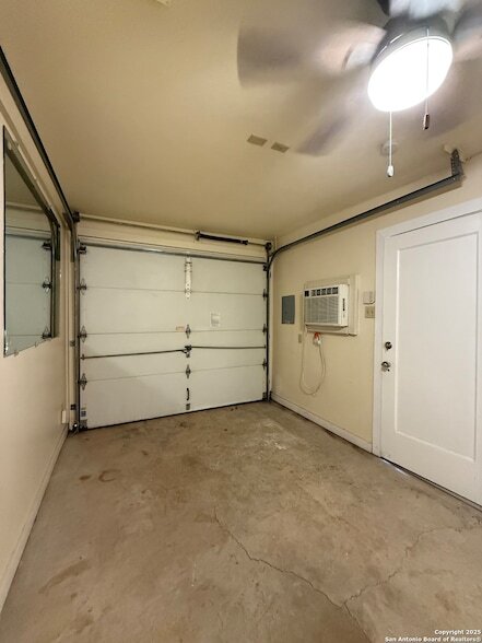 Building Photo - 334 W Gramercy Pl