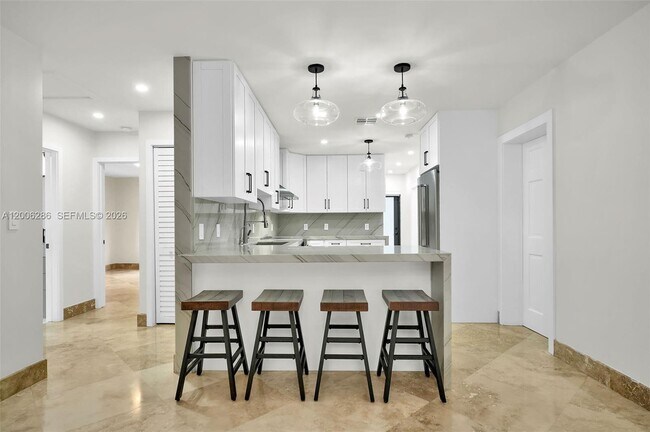 Building Photo - 6820 SW 86th Ave