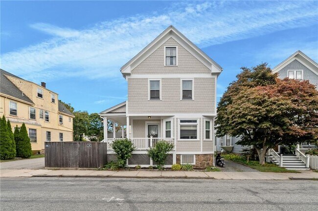 Primary Photo - 28 Rhode Island Ave