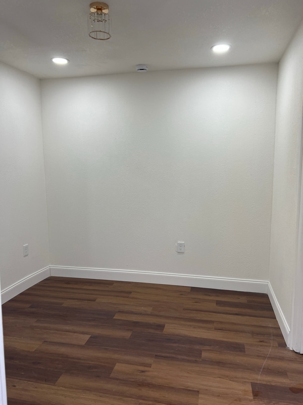 Building Photo - 805 Ridgefield Ave