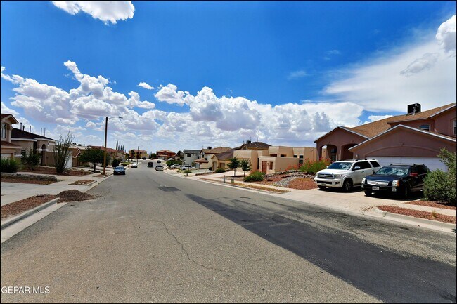 Building Photo - 6372 Franklin Ridge Dr