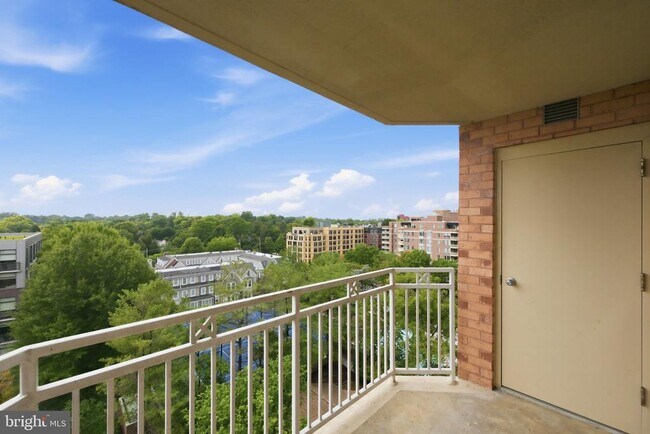 Building Photo - 7500 Woodmont Ave