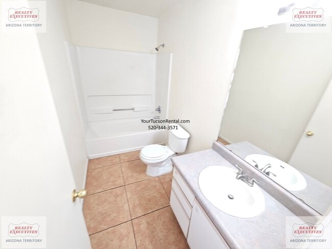 Building Photo - Midvale Park Home with 4 bedrooms and 2 baths