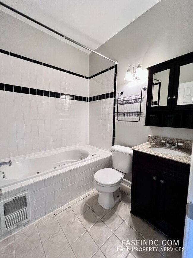 Building Photo - 1016 11th St NE