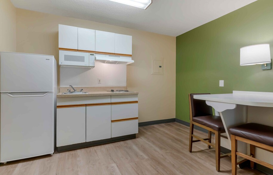 Building Photo - Furnished Studio-Baltimore - BWI Airport -...