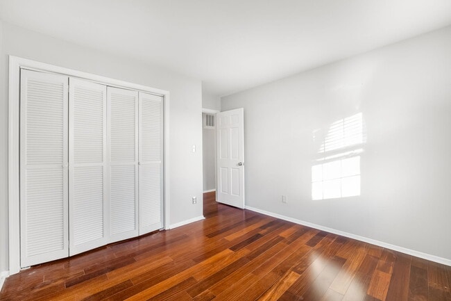 Building Photo - 8418 Knights Bridge Rd