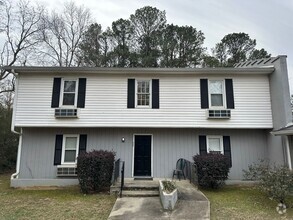 Building Photo - 2481 Paulding St