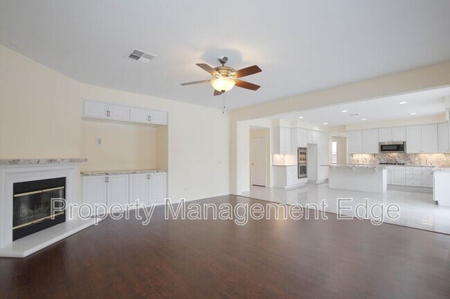Building Photo - 32905 Northshire Cir