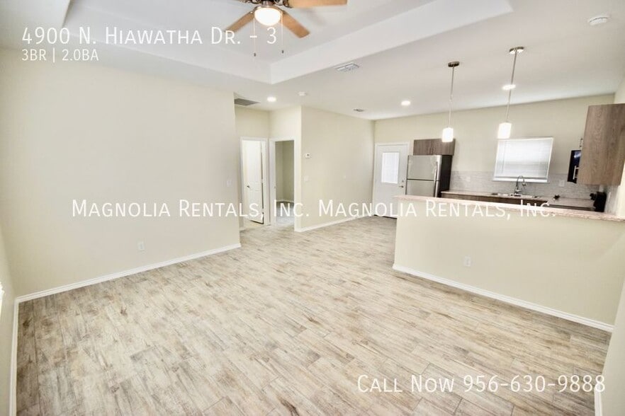 Building Photo - 4900 N Hiawatha Dr