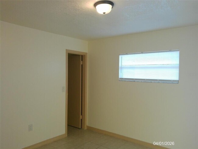 Building Photo - 926 W Carole St