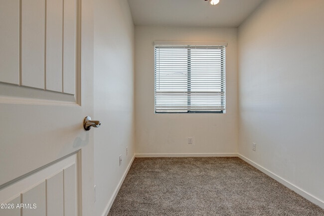 Building Photo - 16075 N 30th St