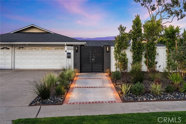 Building Photo - 1800 Glenwood Ln