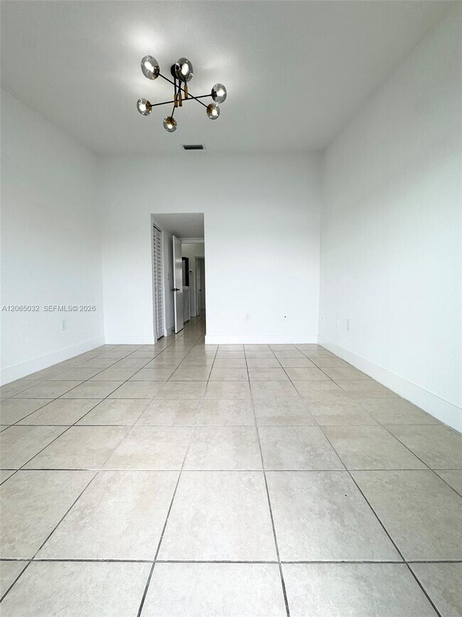 Building Photo - 5580 W 26th Ct