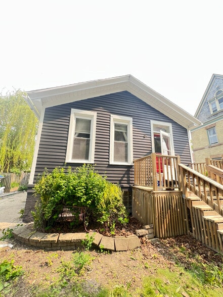 Primary Photo - 310 W Scott St