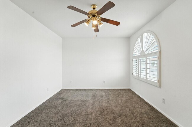 Building Photo - Resort-Style Living in Sunbird Golf Resort...