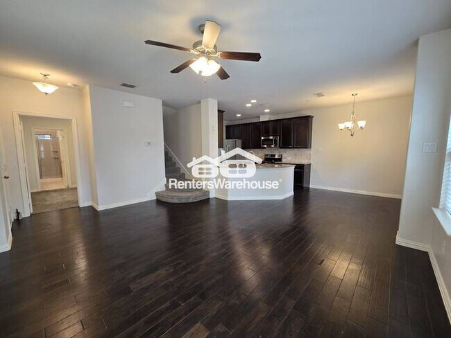 Building Photo - MOVE IN READY - Spacious 2-story townhouse...