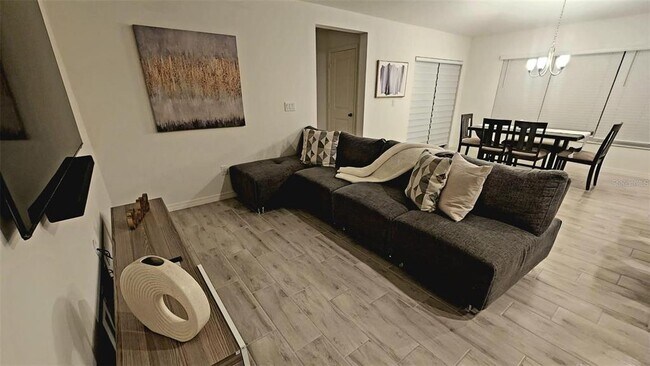 Building Photo - 1055 Papaya Cir.