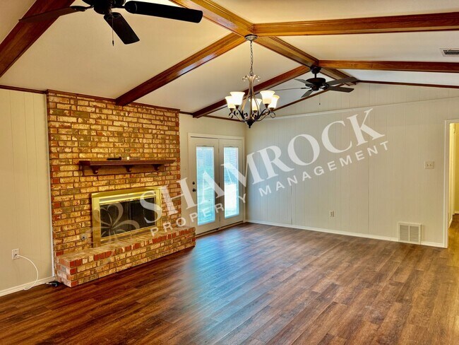 Building Photo - 5740 Lakemont Dr