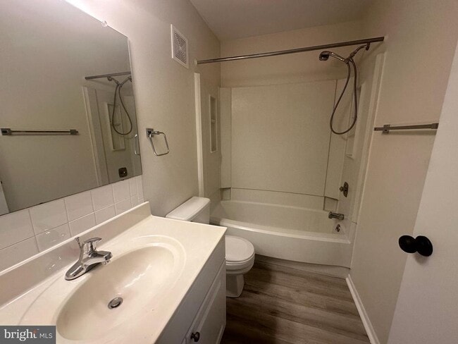 Building Photo - 1103 Woodhollow Dr