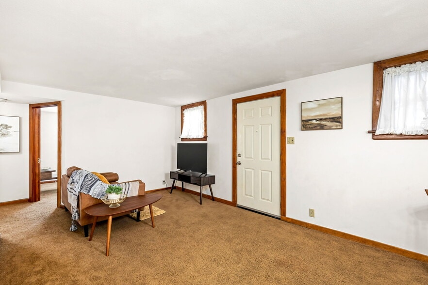 Building Photo - 1912 7th Ave S