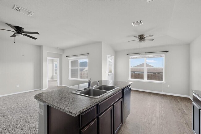 Building Photo - 402 Pentire Way