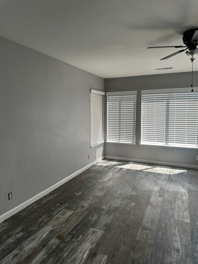 Building Photo - 4517 Park Rose Cir