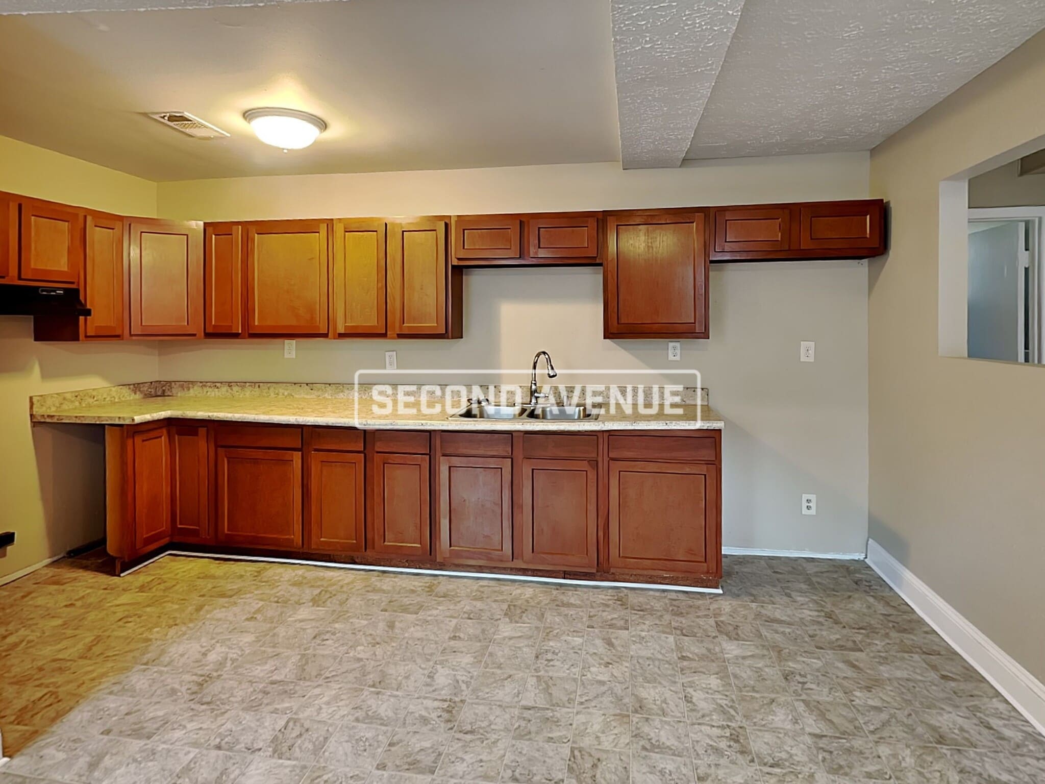 Building Photo - 1584 W 27th St