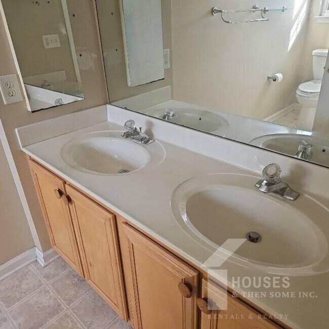 Building Photo - 151 Spring Crossing Cir