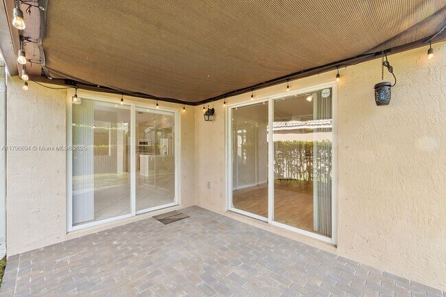 Building Photo - 4013 Pine Ridge Ln