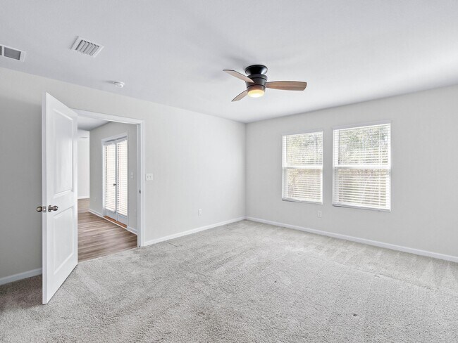 Building Photo - 462 Whispering Creek Ave