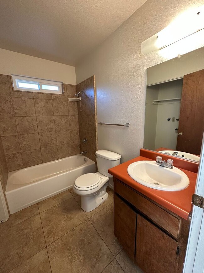 Building Photo - 2031 Oroville-Chico Hwy