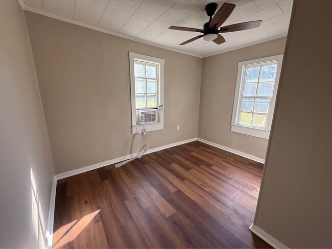 Building Photo - 3 Bedroom 1 Bathroom Home for Rent