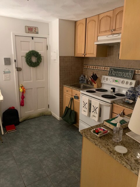 Building Photo - 32 Charter St